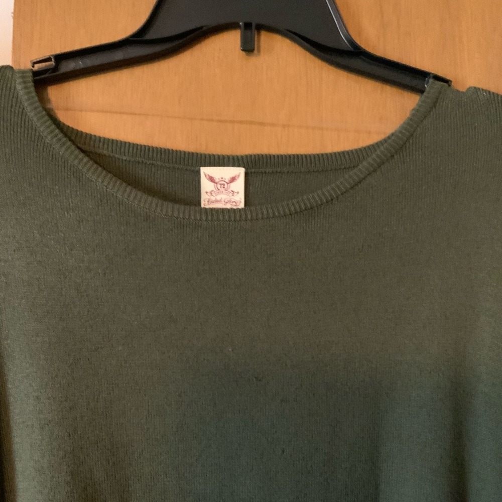 Faded glory sweater. XL. Green sweater. Never worn.